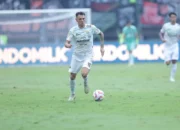 Pelatih Persib Sesalkan Pelemparan Oknum Suporter, Tekankan Perubahan Mentalitas
