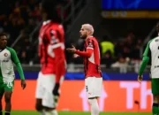 AC Milan Tersingkir dari Liga Champions Akibat Kartu Merah Theo Hernandez